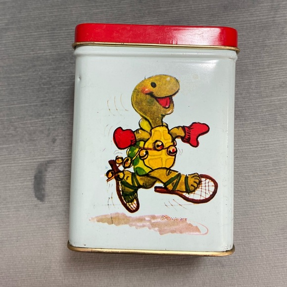Vintage metal Suzy’s Zoo 1979 Christmas tin and JSNY tray - Picture 11 of 17